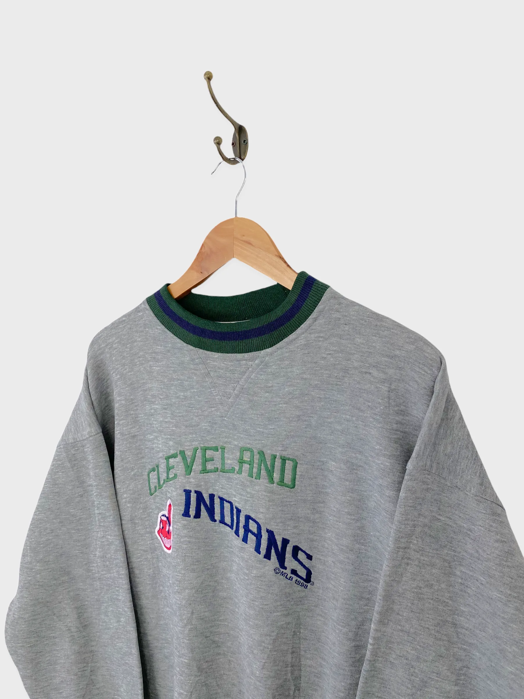 1998 Indians MLB Embroidered Vintage Sweatshirt Size M-L