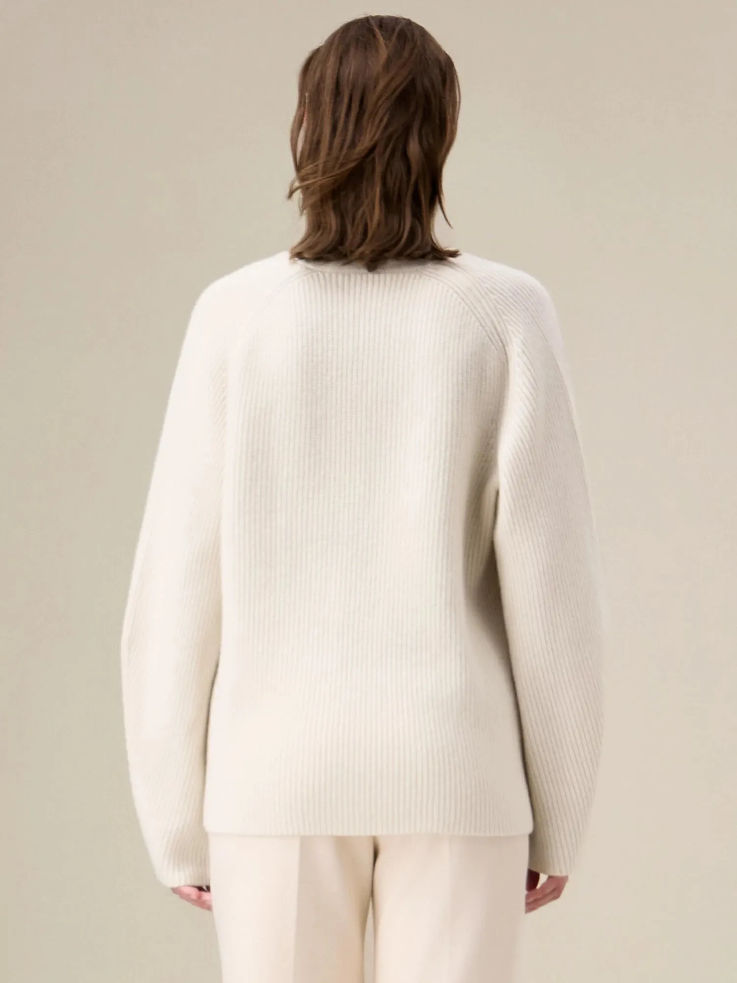 Amoretu 100% Wool Deep V-Neck Knitted Sweater