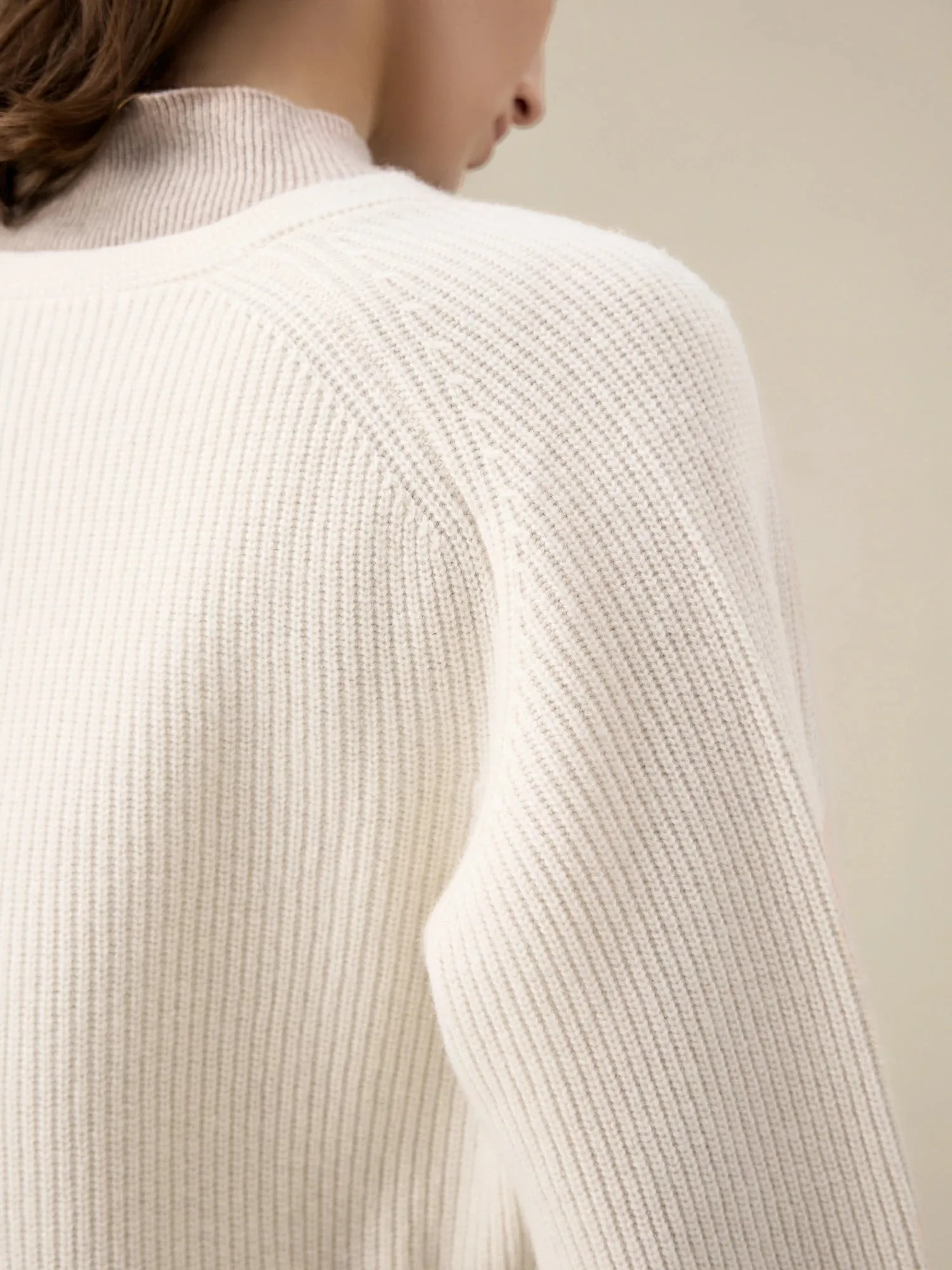 Amoretu 100% Wool Deep V-Neck Knitted Sweater
