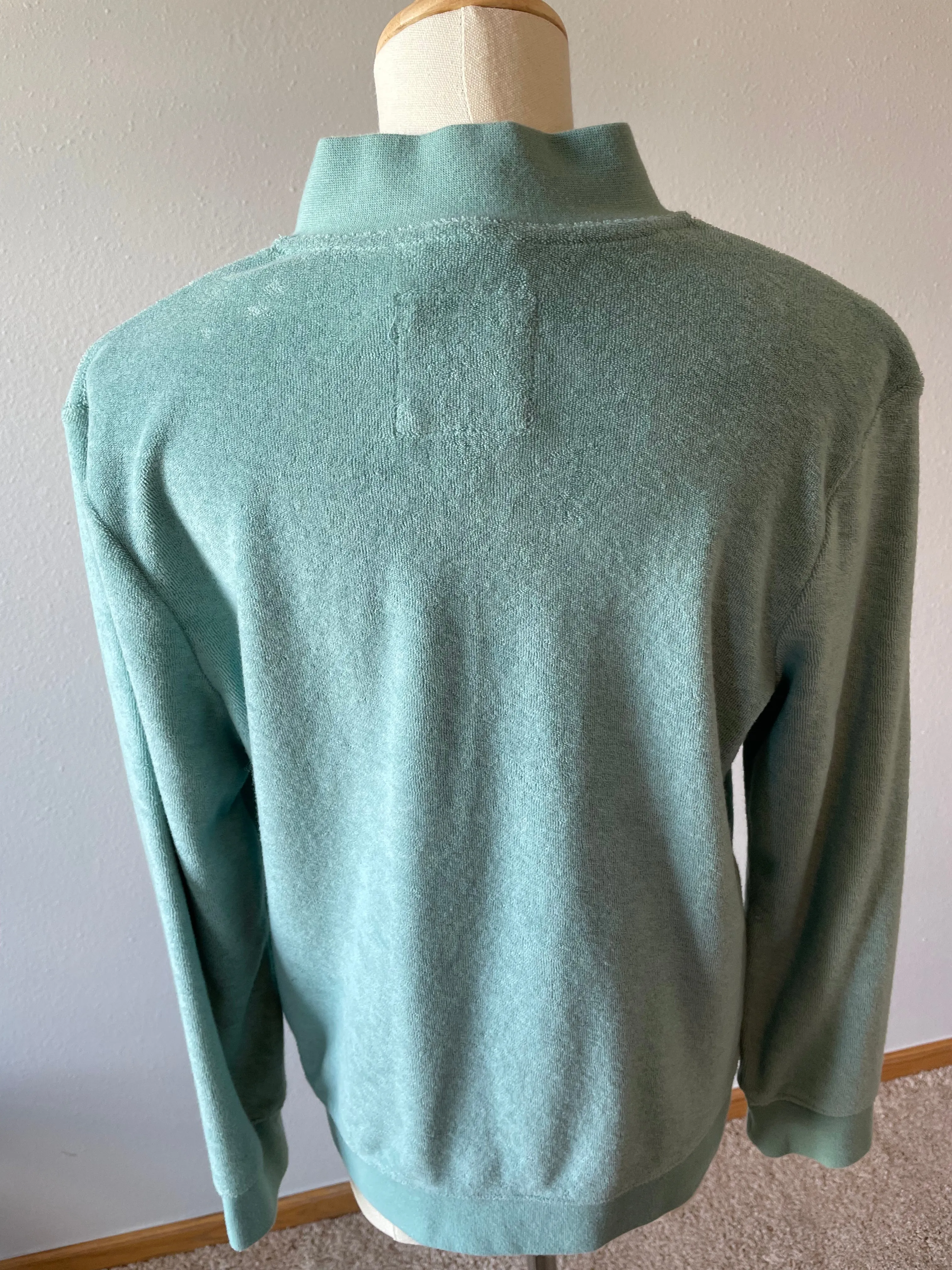 Cat & Jack Sweatshirt (YM)