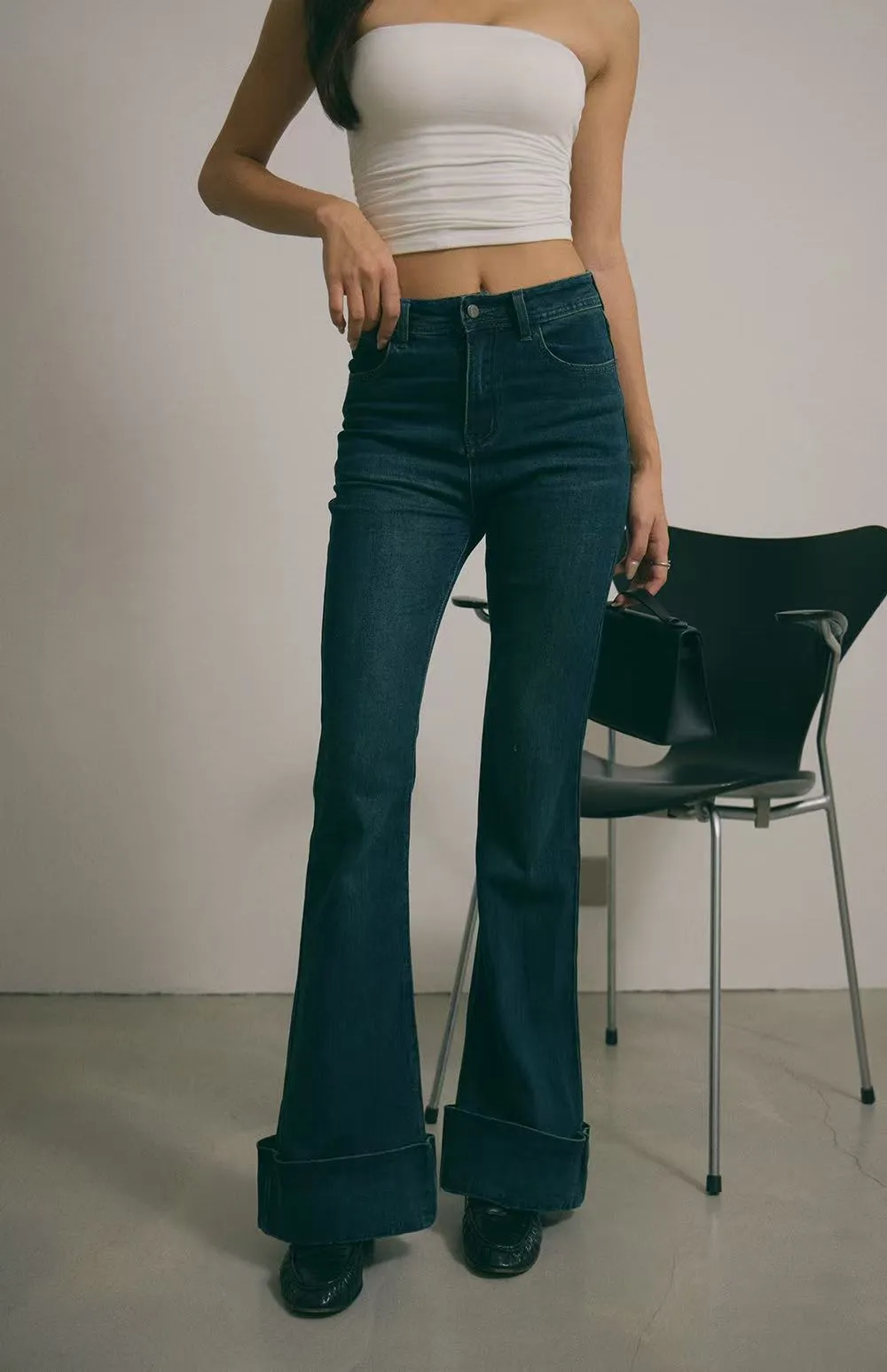 反褶喇叭牛仔長腿褲<br>Cuffed Flared Denim Pants