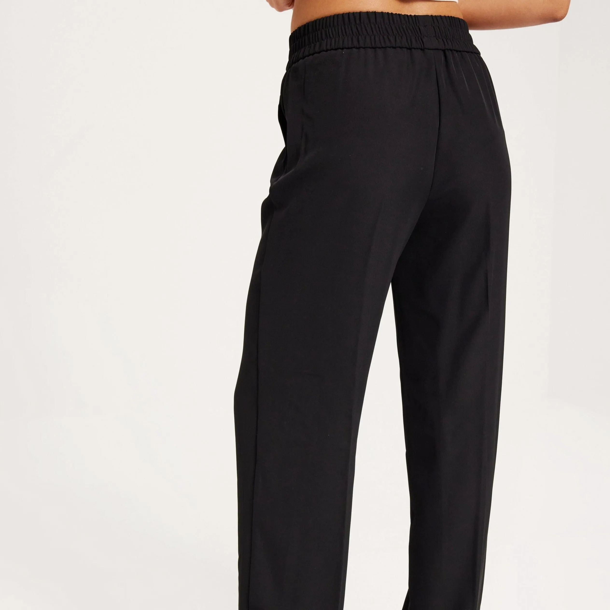 ONLY Onllucy Laura Mid Waist Wide Legs Pants in Black